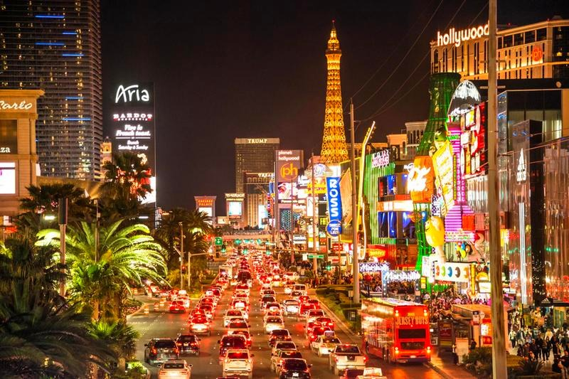 Lot Warszawa–Las Vegas: ile trwa podróż i gdzie czeka przesiadka?